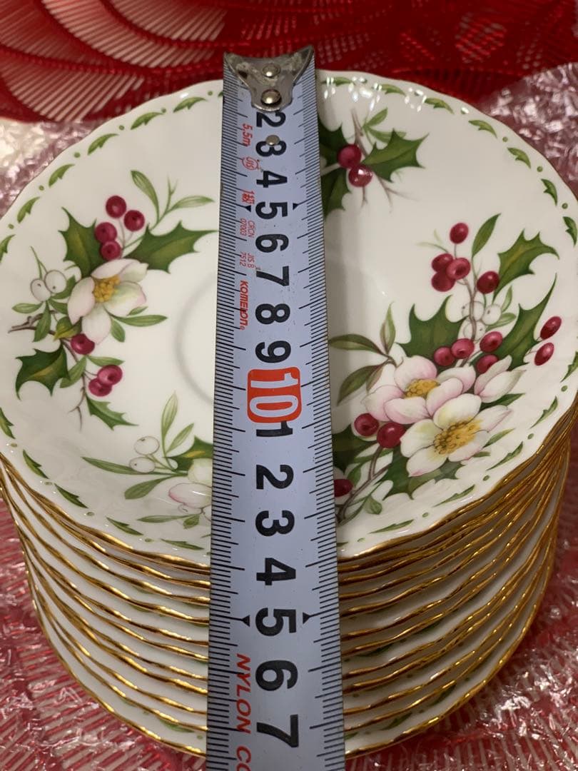   12個のティーカップとソーサーセット