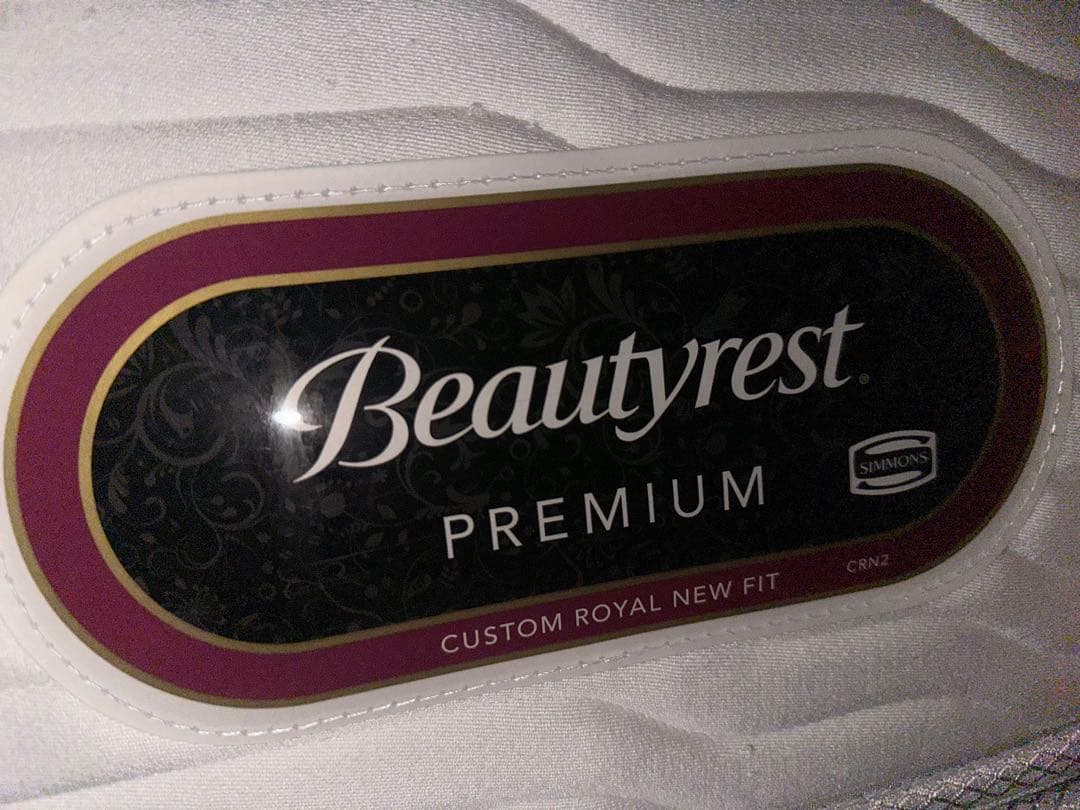 定価573500円　シモンズ　カスタムロイヤルニューフィットセミダブル&フレーム