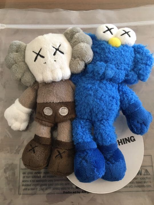 正規品☆kaws セサミ コラボ☆SEEING/WATCHNIG ぬいぐるみ - メルカリ