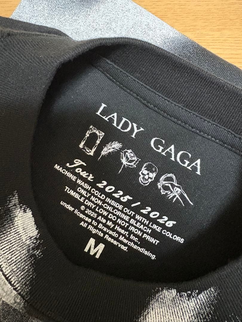 新品未使用】レディガガ Mayhem Ball Vanish Tシャツ M - メルカリ