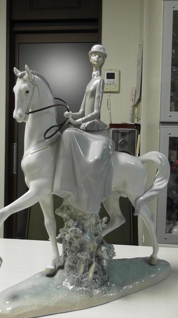 ヨシカネ　LLADRO　リヤドロ　【白い馬の少女】１４　リアドロ　L486