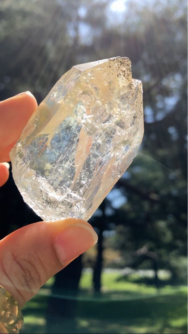 虹たっぷり！　パキスタン産　水晶　スカルドゥ　ハシュピ　ヒマラヤ水晶　原石