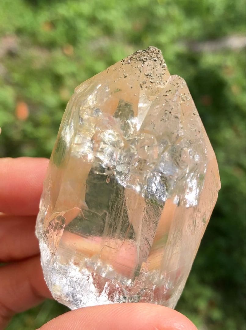 虹たっぷり！　パキスタン産　水晶　スカルドゥ　ハシュピ　ヒマラヤ水晶　原石