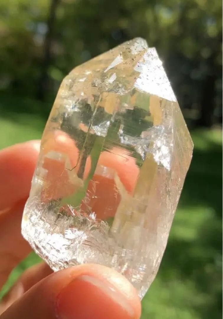 虹たっぷり！　パキスタン産　水晶　スカルドゥ　ハシュピ　ヒマラヤ水晶　原石