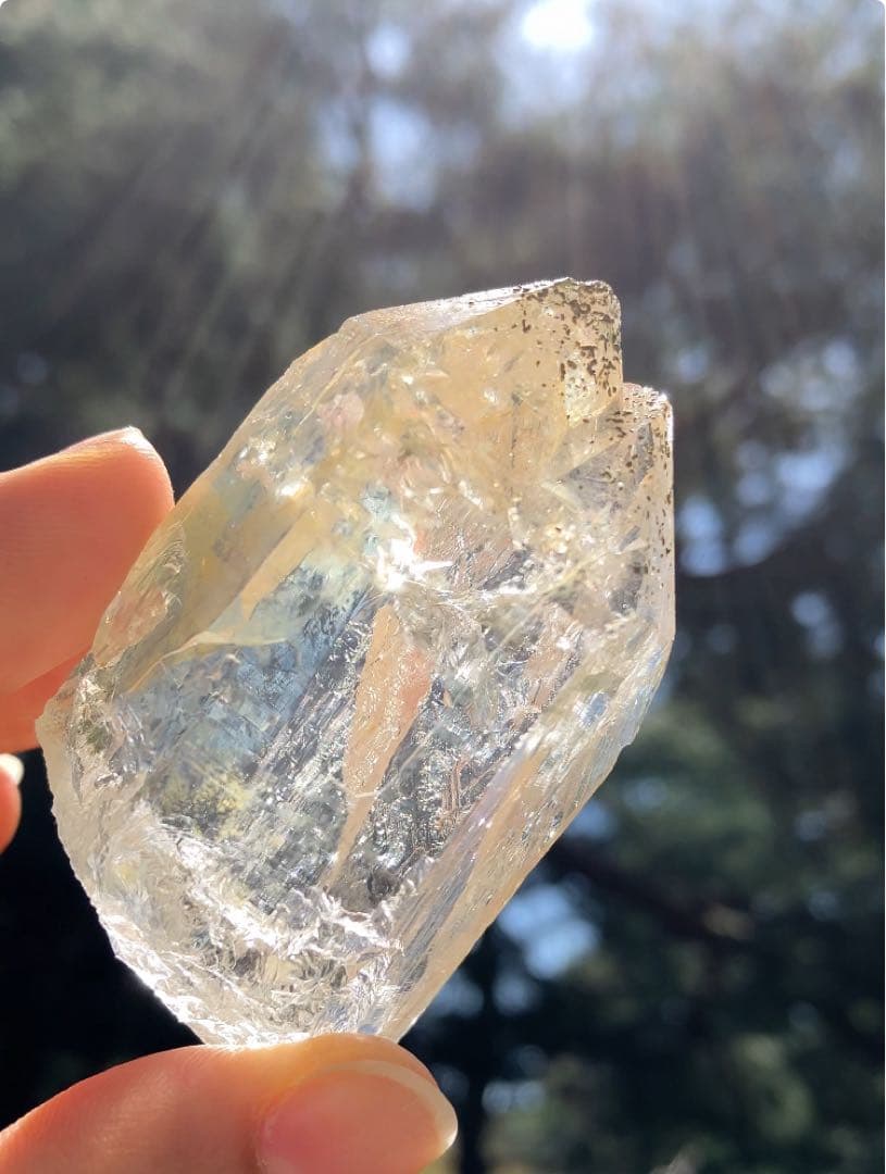 虹たっぷり！　パキスタン産　水晶　スカルドゥ　ハシュピ　ヒマラヤ水晶　原石