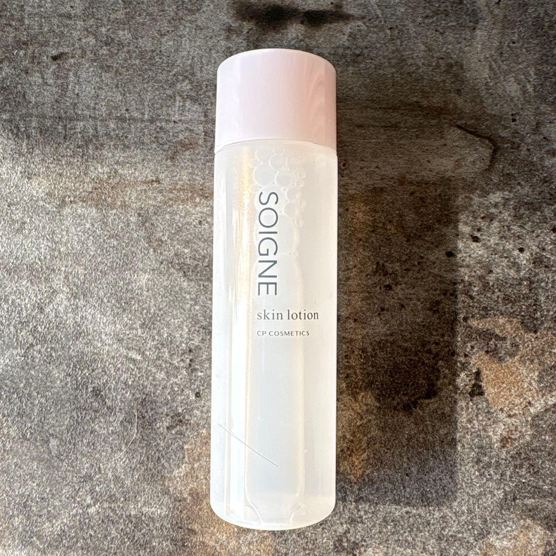 SOIGNE 洗顔料４本 + 化粧水１本