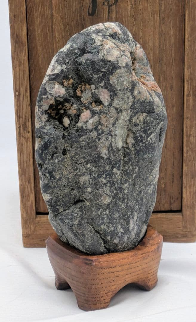 菊花石　ピンク主体の花　根尾 小林宗閑箱書き　鑑賞石 水石 　木製台座　文化財級