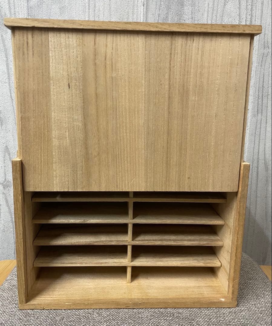 尾形乾山の「色絵十二か月歌絵皿」12枚セット