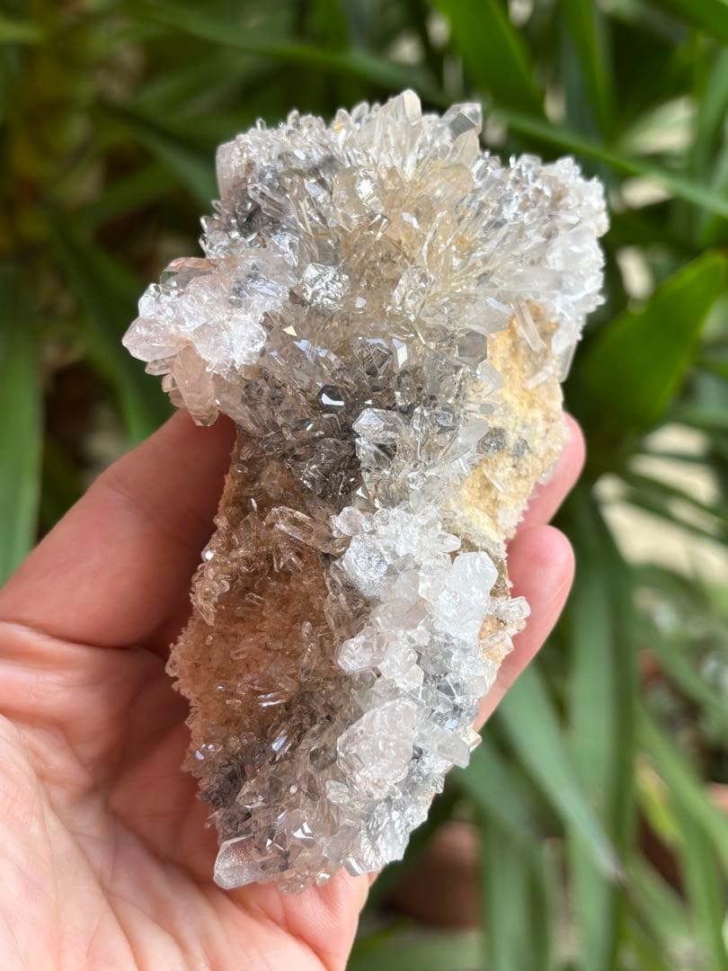 中国四川省　金口河水晶クラスター　菊花水晶　211g もう出てこない　天然石