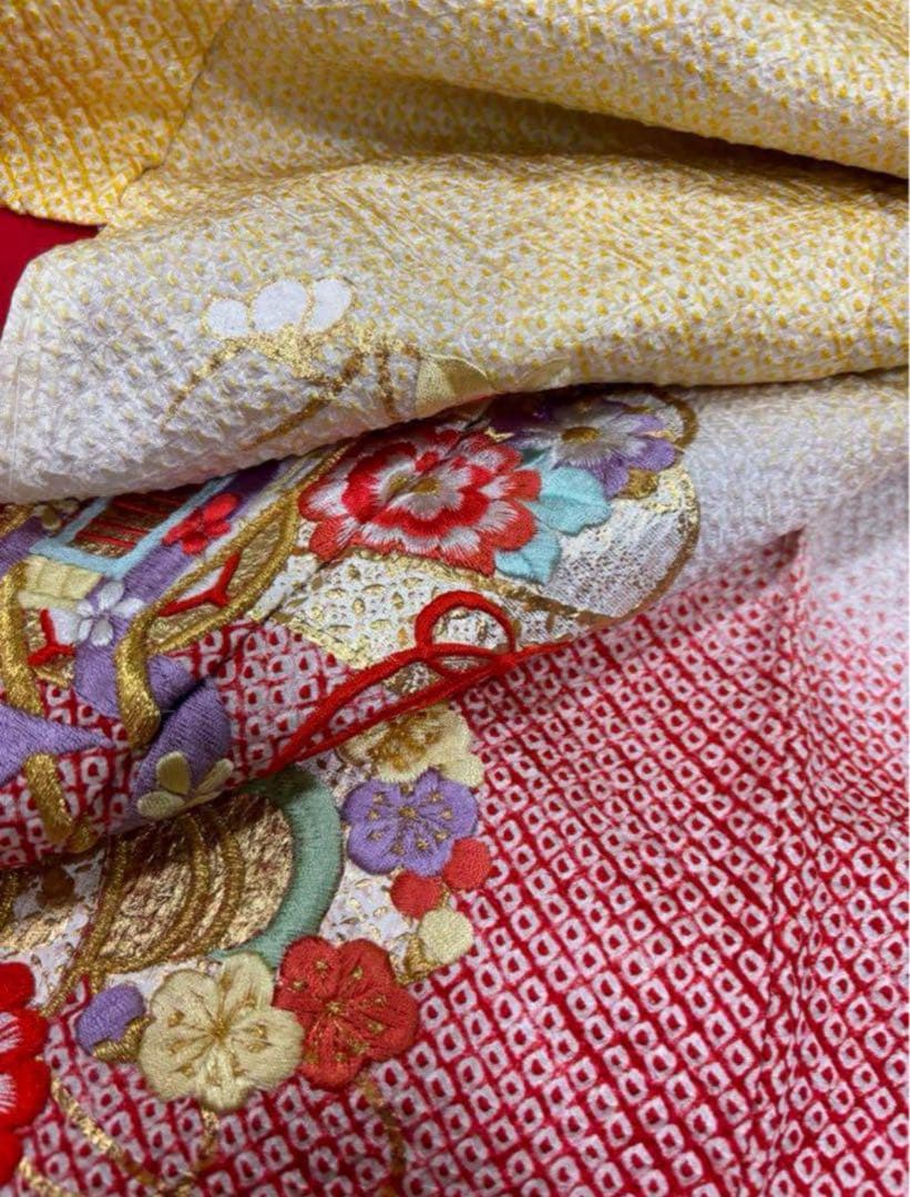 七五三　四ツ身女の子着物　正絹　仮絵羽　艶やか黄色　豪華絞り　刺繍　御所車