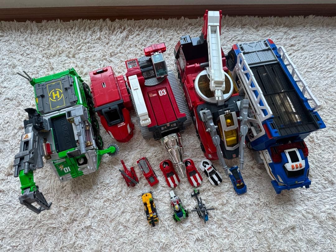 トミカ ミニカーとハイパーレスキュー大型車両セット