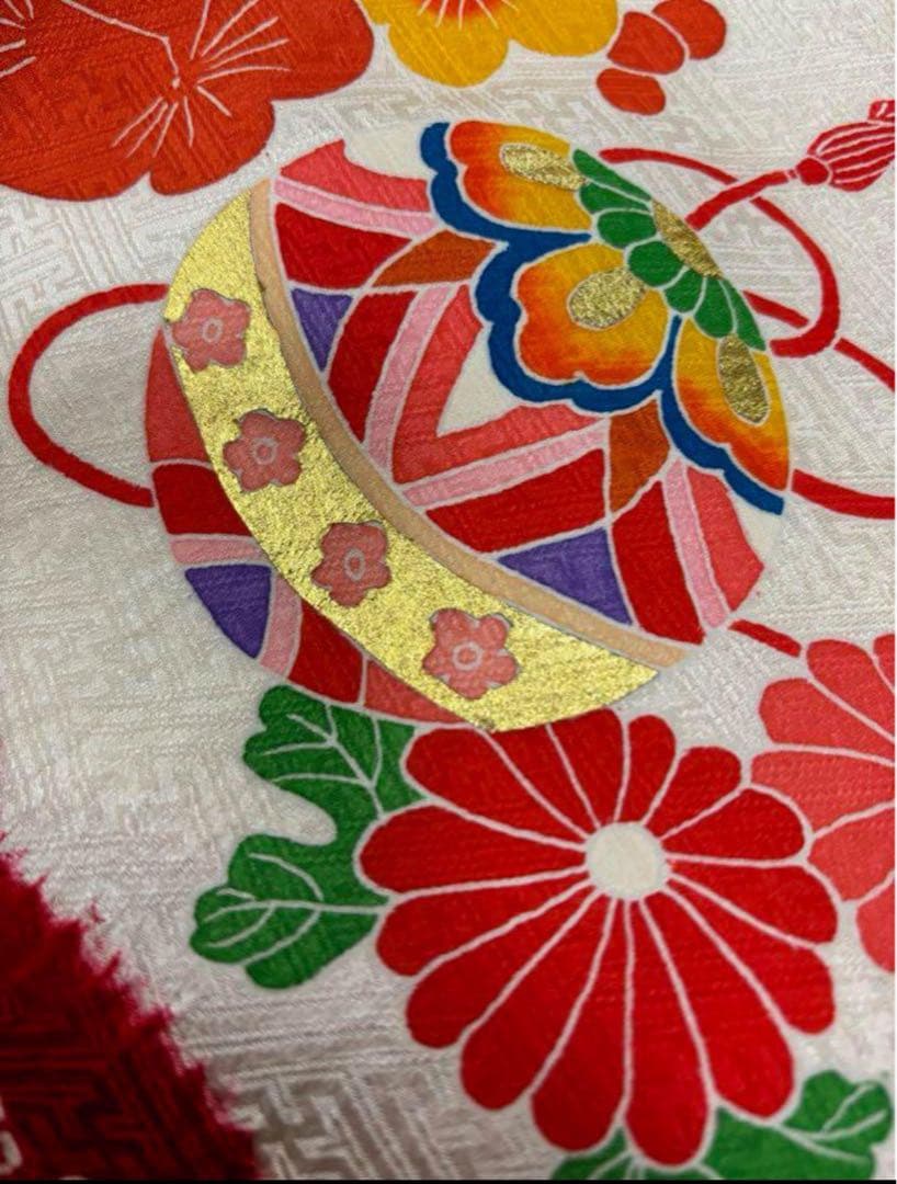 七五三　三ツ身女の子着物　正絹　仮絵羽　赤　豪華絞り　可愛い手毬柄　梅　鈴