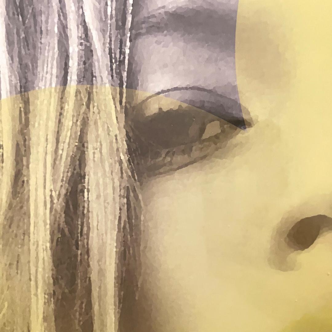 ケイトモスポスター イエロー