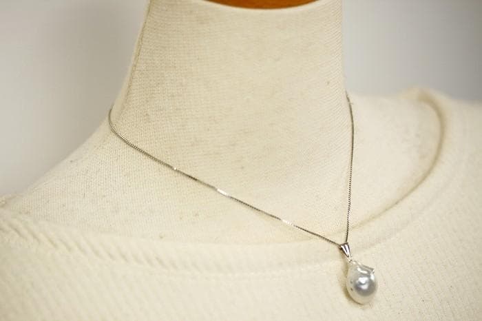 南洋白蝶真珠パールペンダントトップ 13mm ホワイトカラー K14WG製