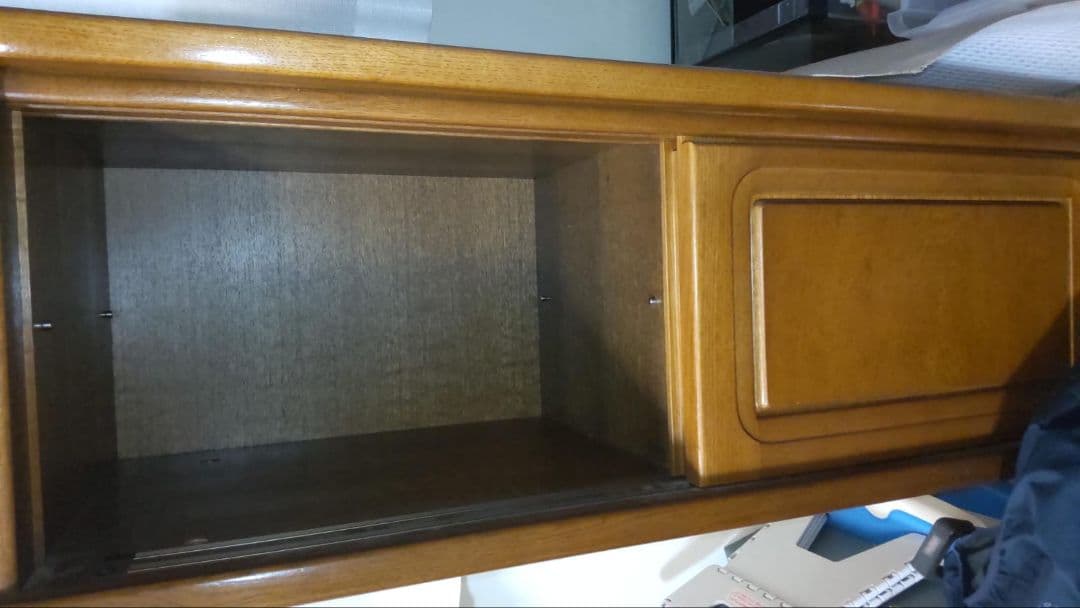 大型ブラウン木製食器棚 ガラス扉付き（引取限定。東京都東大和市）