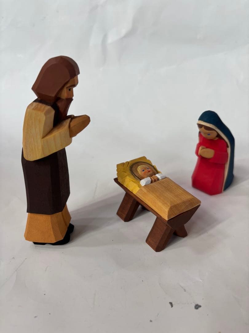 みろアトリエニキティキ ハーン社イエスと飼い葉桶　マリア様＆ヨゼフ新品