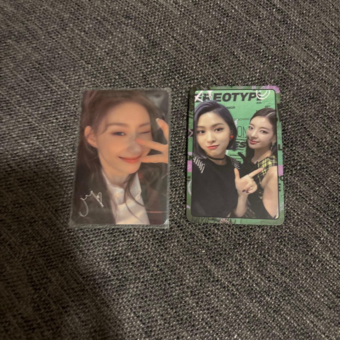 ITZY フォトブック & フォトカードセット - メルカリ