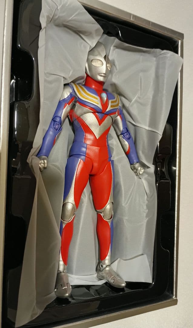 S.H.Figuarts　真骨彫製法　ウルトラマンティガ　マルチタイプ