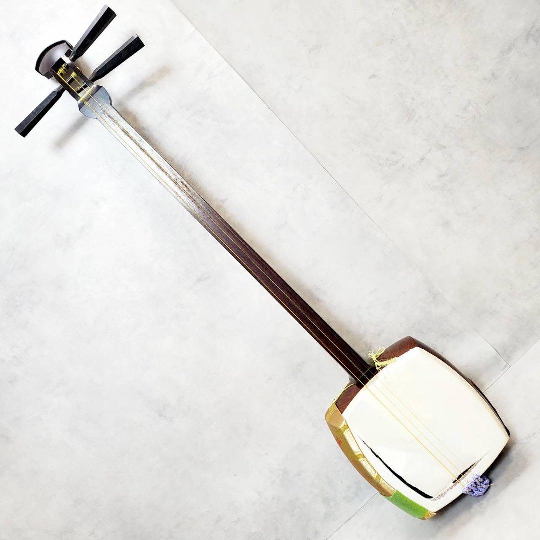 ジャンク 津軽三味線 東さわり 丸打胴 犬皮 中棹 紫檀 三つ折り ハードケース