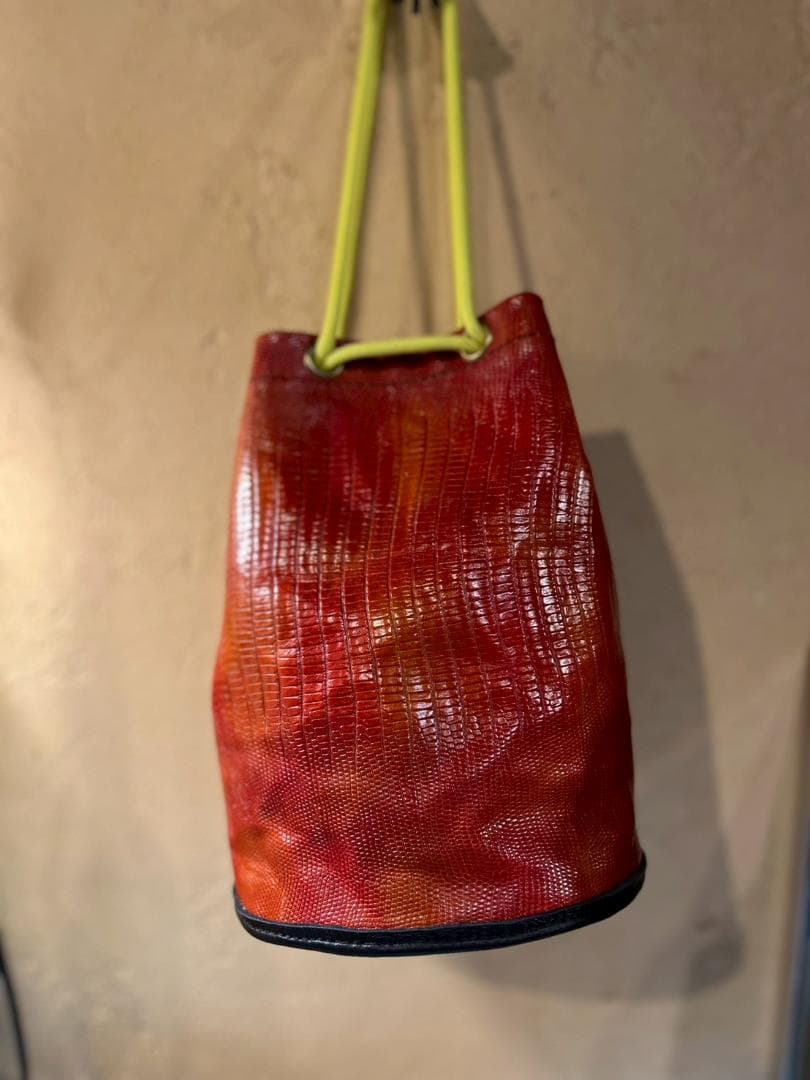 A119.本革 型押し 巾着バッグ｜2WAYショルダー 燕柄インナー - メルカリ