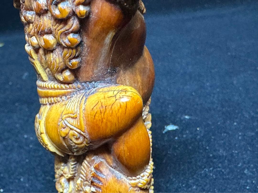 極上　置物　根付　神様　天然素材　彫刻 　細密細工　骨董　アンティーク