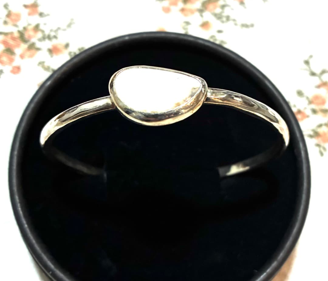 【美品】accessorys mau シルバーバングル ホワイトバッファロー