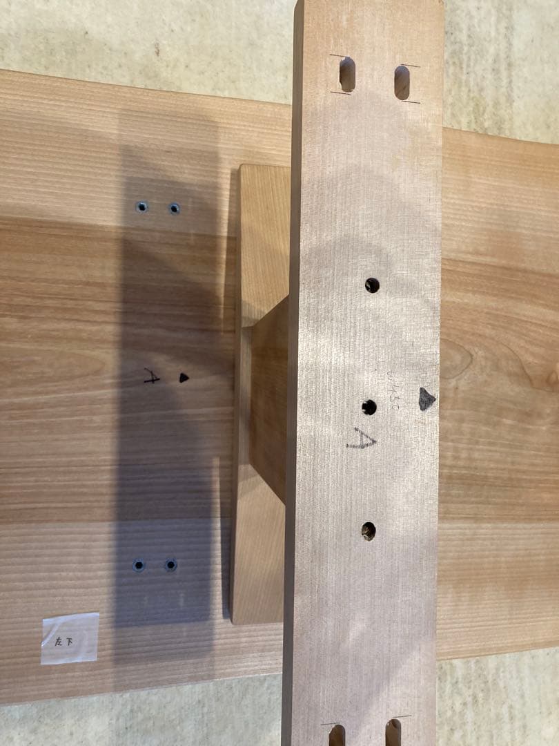 値下げ中　未使用　カバ桜　一枚板　座卓　テーブル　机　綺麗