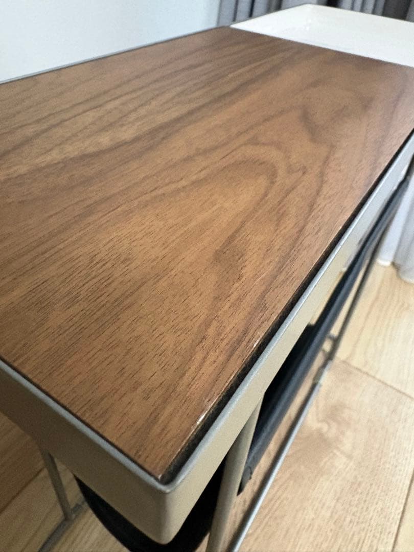 デュエンデ　サイドテーブル