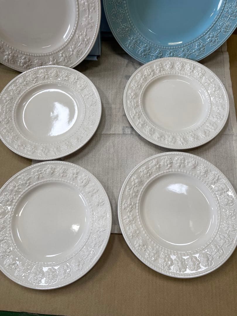 084 ウェッジウッド大皿2客中皿4客未使用