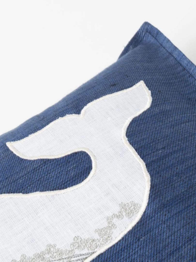 Coral & Tusk クッションカバー くじら Whale Applique