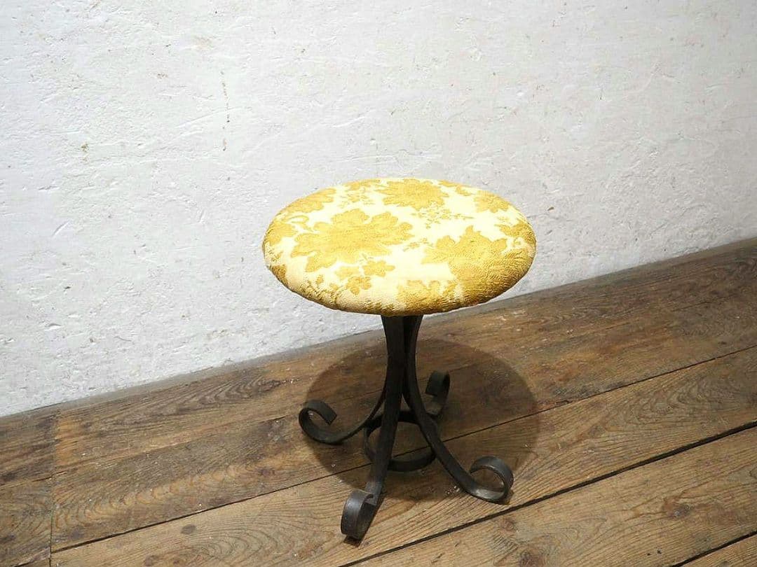 1415 ヴィンテージ　古い鉄脚スツール　椅子　イス　チェア　工業系　レトロ