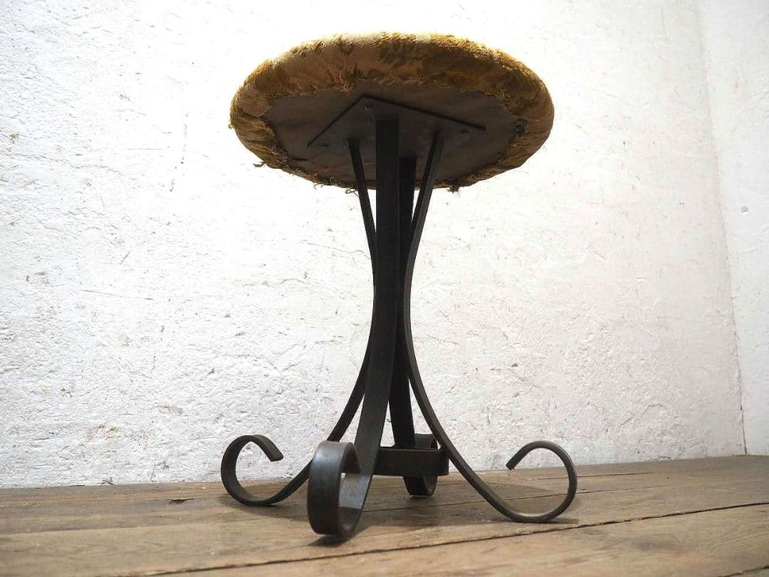 1415 ヴィンテージ　古い鉄脚スツール　椅子　イス　チェア　工業系　レトロ