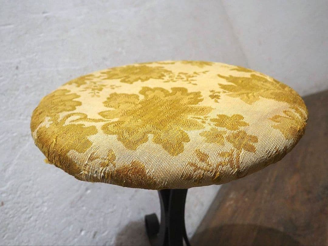 1415 ヴィンテージ　古い鉄脚スツール　椅子　イス　チェア　工業系　レトロ