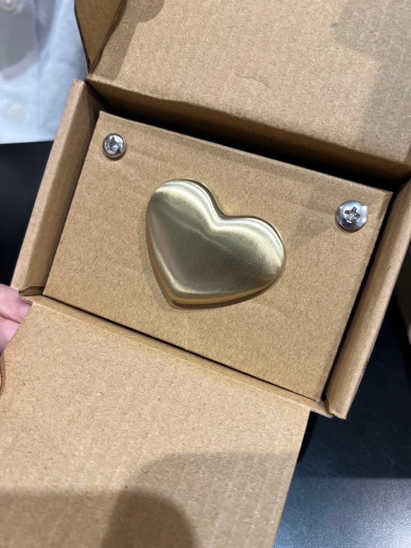 新品　ハートノブ、限定つかみ付き　ストウブ ラウンド 鍋　18cm ブラック