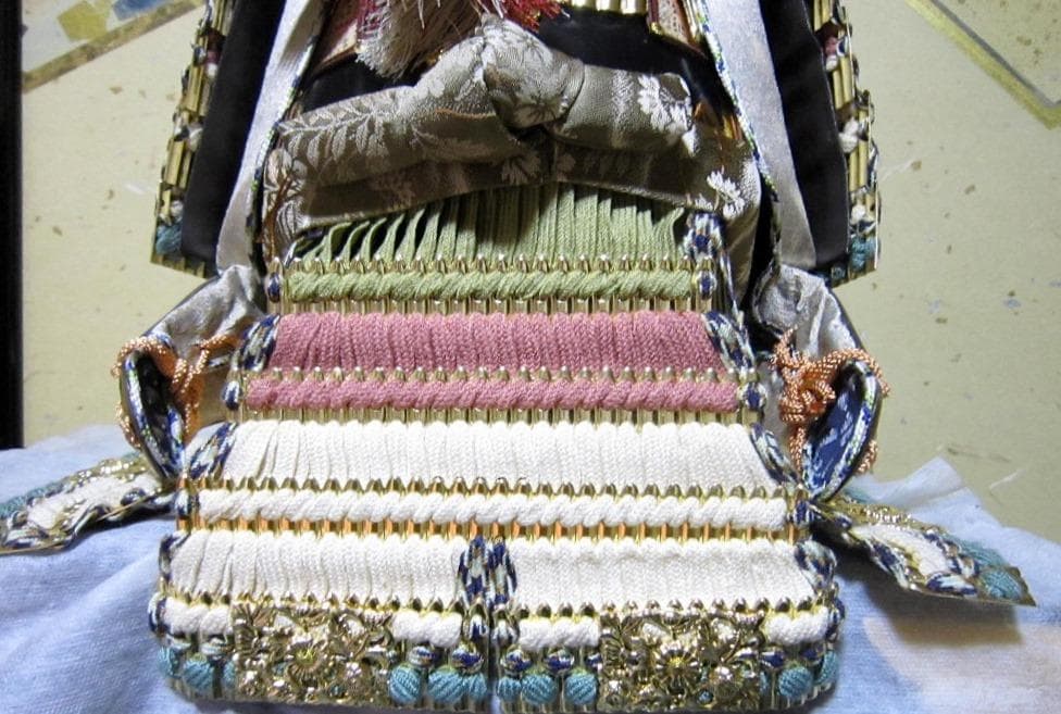 ５月人形 10号 鎧飾り（甲冑） じゅらく 正絹縅　〖仰秀作〗