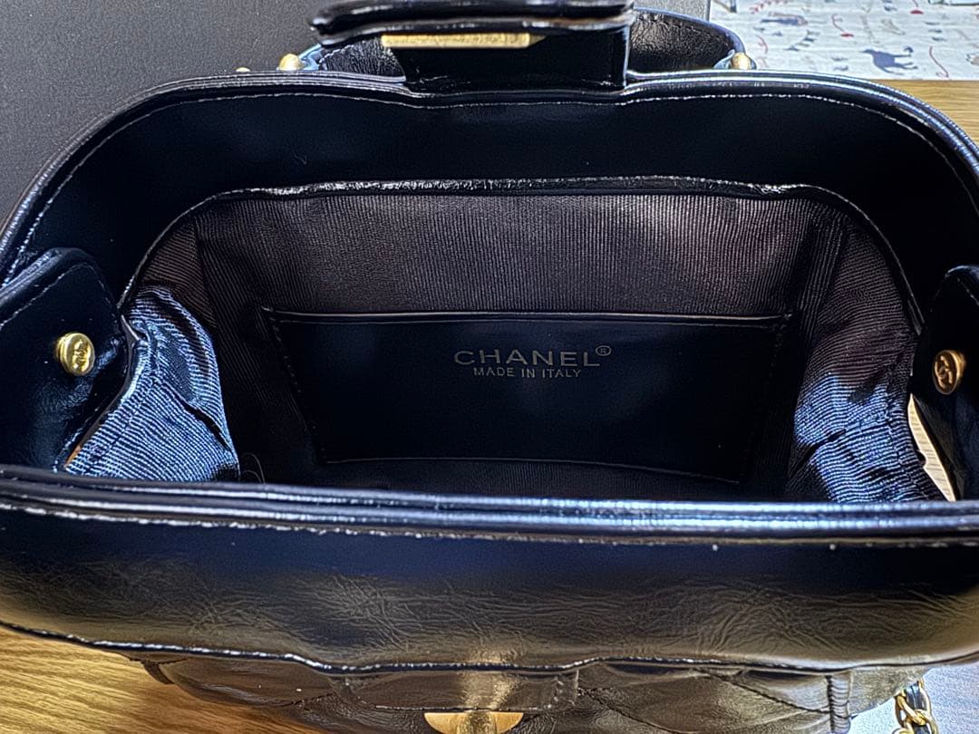 VIP限定 ノベルティ がま口ボストン型 ショルダーバッグ CHANEL