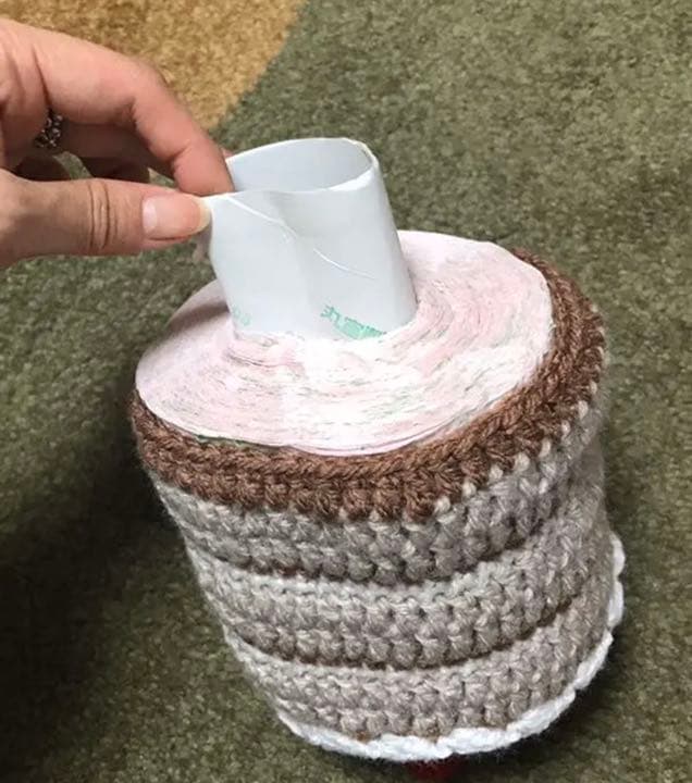 パンケーキのトイレットペーパーカバー　ティッシュカバー　手編み