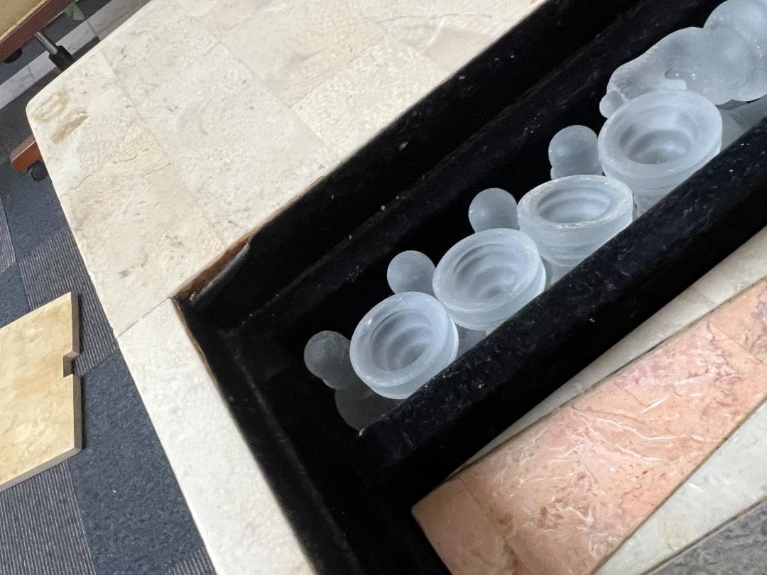 【引き取り限定】大理石チェステーブル