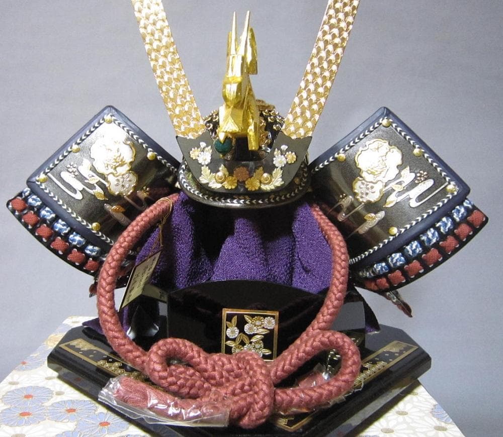 15号 兜飾り 花丸獅子 宝石付木彫竜　江戸甲冑 5月人形