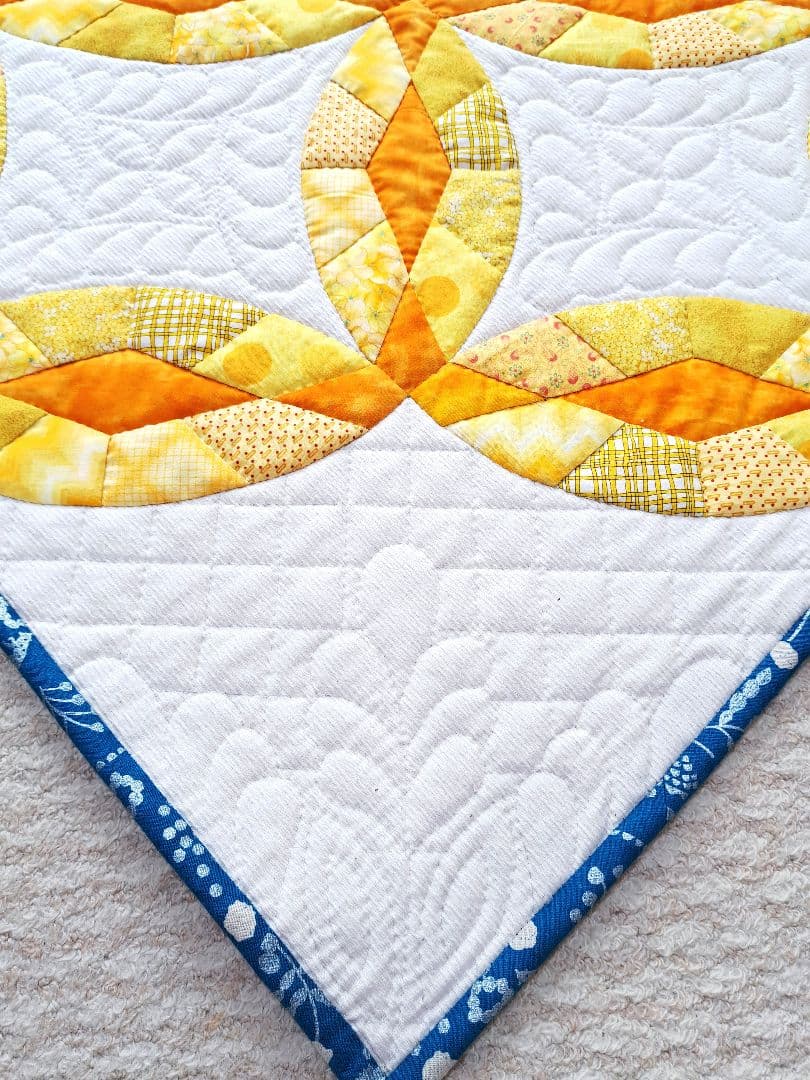 ハンドメイド　パッチワークタペストリー(ダイヤモンド・ウエディング・リング)