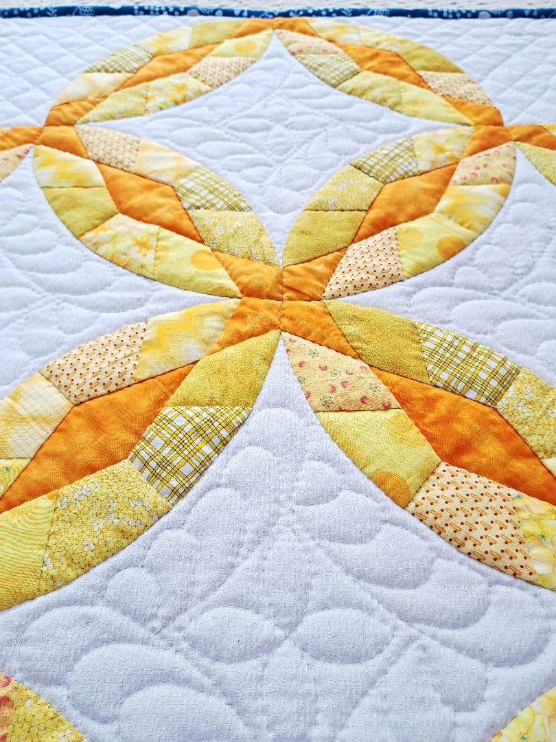 ハンドメイド　パッチワークタペストリー(ダイヤモンド・ウエディング・リング)