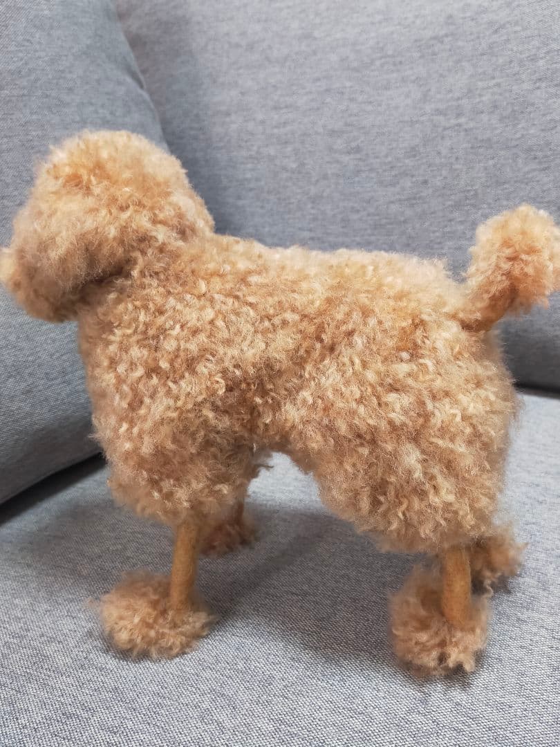 送料込み。お値下げ。トイプードルレッドちゃん。羊カット♡立ちポーズ