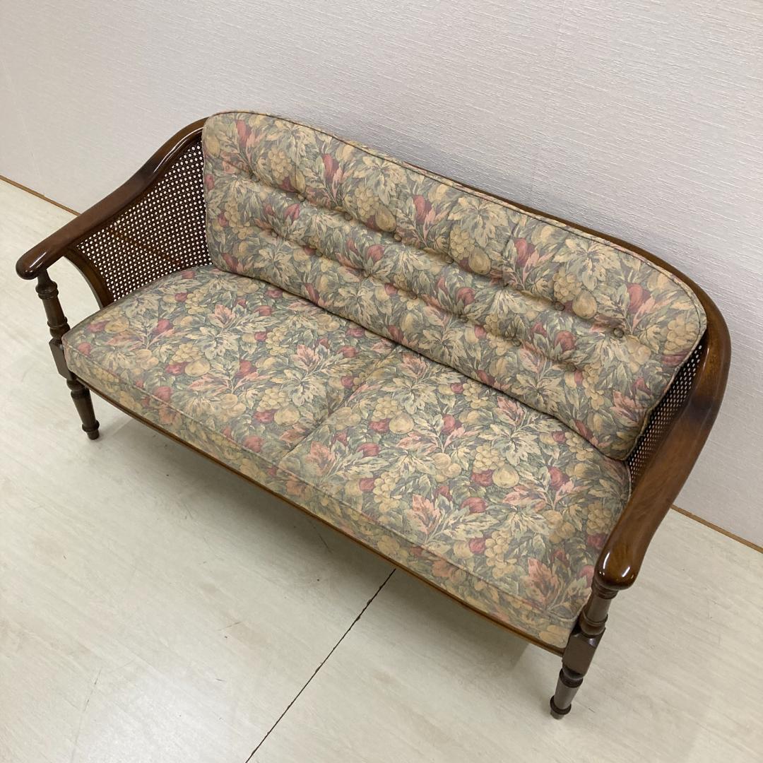 【カリモク】コロニアル　２人掛けソファ　ラブソファ