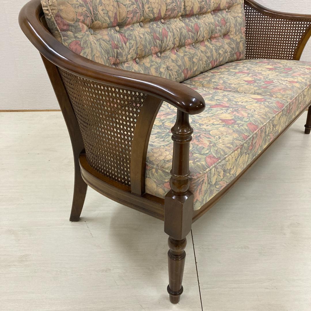 【カリモク】コロニアル　２人掛けソファ　ラブソファ