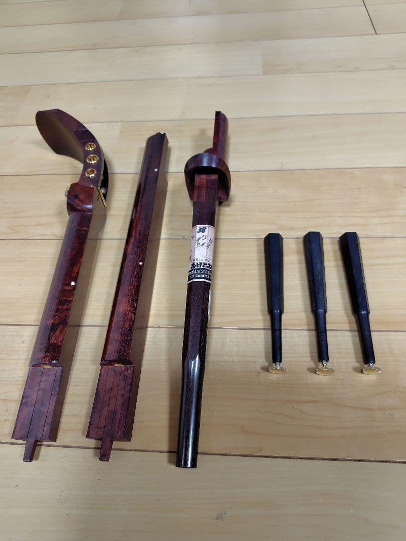 高級三味線太棹 紅木東さわりk9刻印金細 二本溝子持綾杉