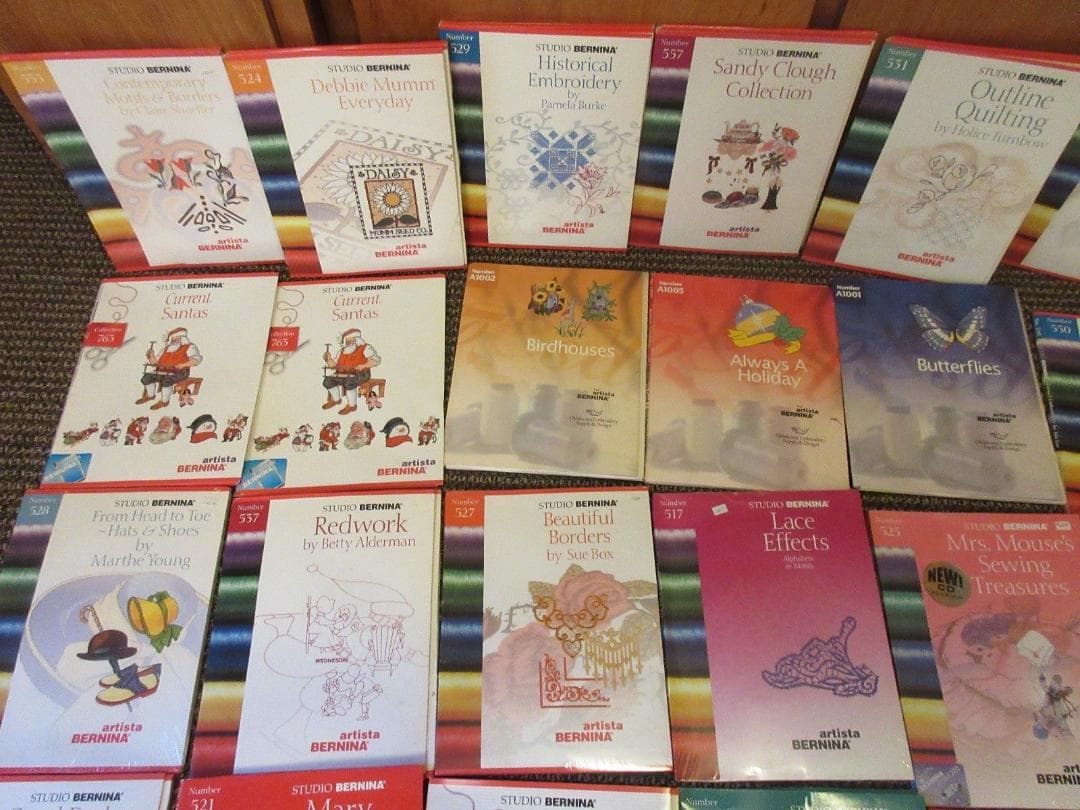 参考画像-ベルニナ LAUREL BURCH ロラライ106