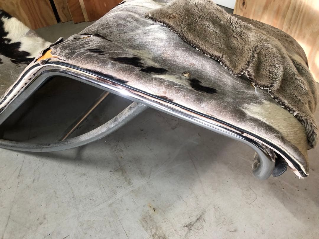 ル・コルビジェ LC4 カウスキン ソファ リプロダクト 現状販売