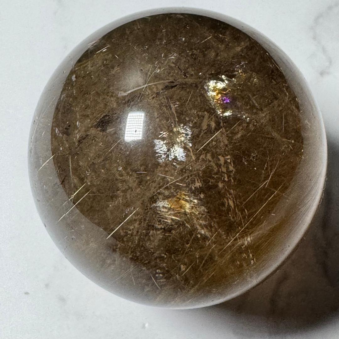 金運アップ◇ゴールドルチルクォーツ（虹入り）◇丸玉　約39.5㎜