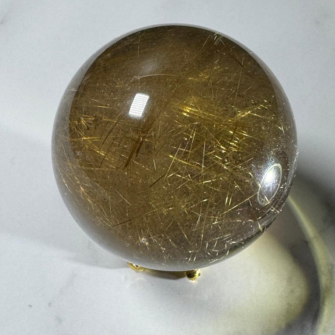 金運アップ◇ゴールドルチルクォーツ（虹入り）◇丸玉　約39.5㎜
