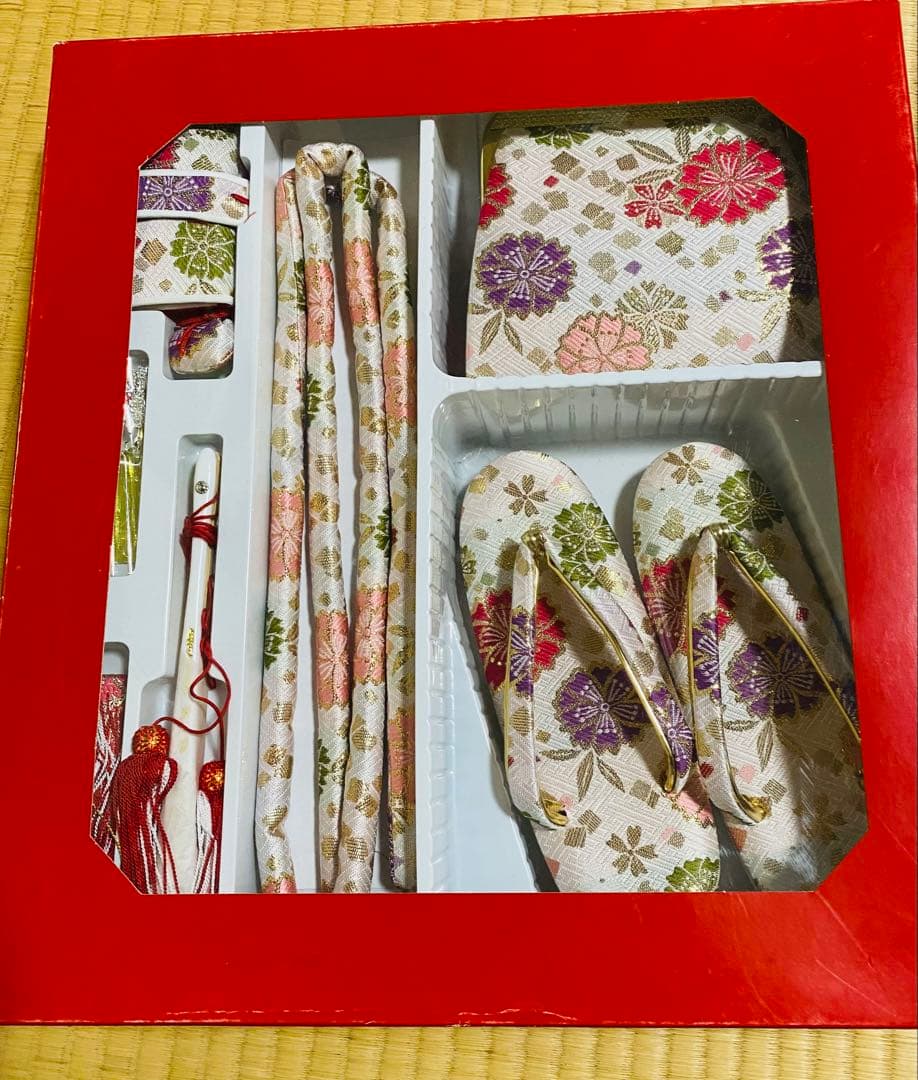 七五三　ハコセコセット　白系　桜模様　7歳　草履　和装バック　超美品